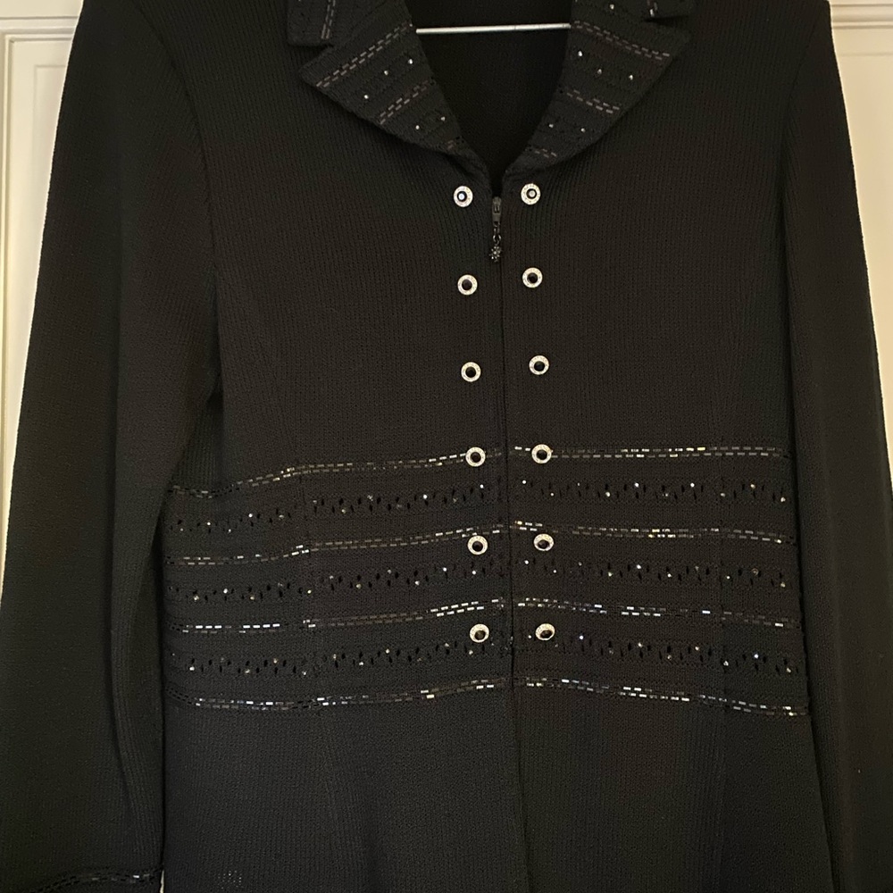 Elegant St John Evening wear. Black beaded jacket and long skirt. - Picture 6 of 11